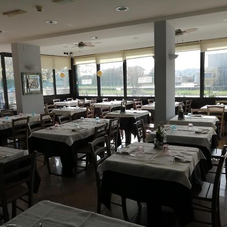 Sestosenso Food Drink Sleep Ristorante Pizzeria Alloggi เชซานา ภายนอก รูปภาพ